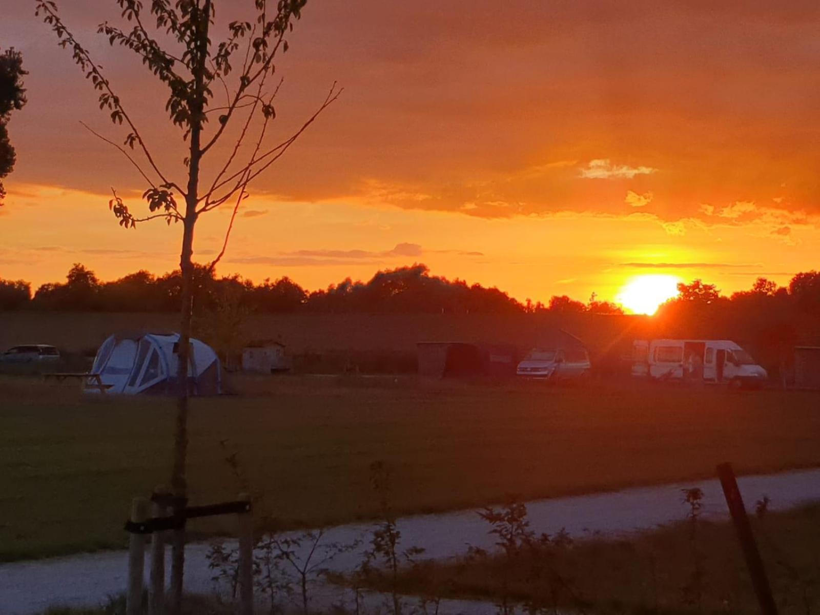 De Hazelaarshof Luxe Glampingtent Bij Natuurgebied De Millingerwaard Kekerdom Экстерьер фото