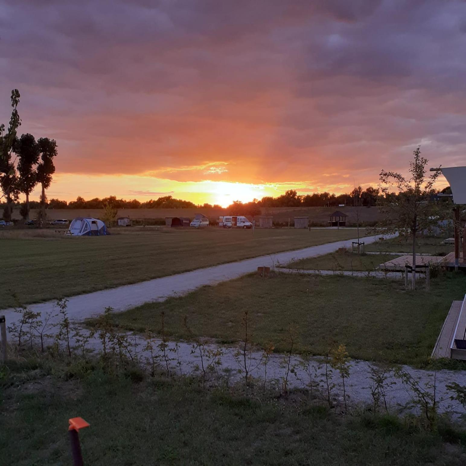 De Hazelaarshof Luxe Glampingtent Bij Natuurgebied De Millingerwaard Kekerdom Экстерьер фото